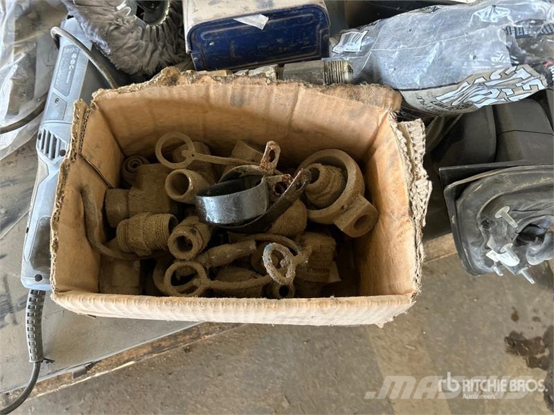 Quantity of Assorted Nuts, Bolts, Tyre Repair Kits Inne akcesoria