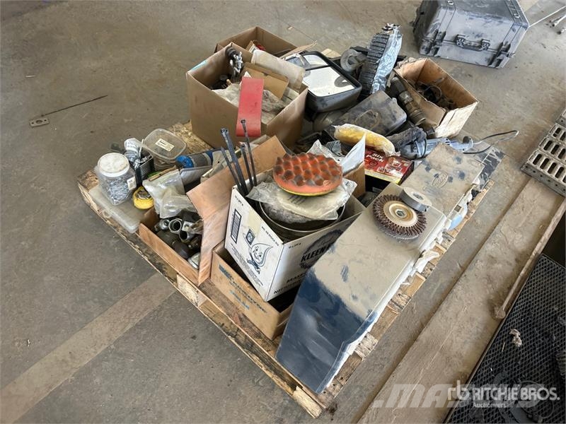 Quantity of Assorted Nuts, Bolts, Tyre Repair Kits Inne akcesoria