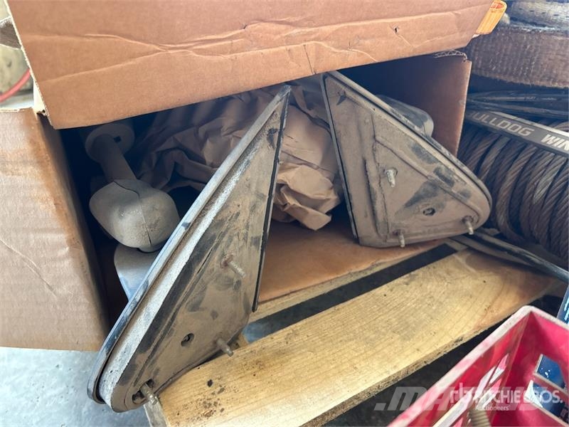  Quantity of Assorted Parts Other components