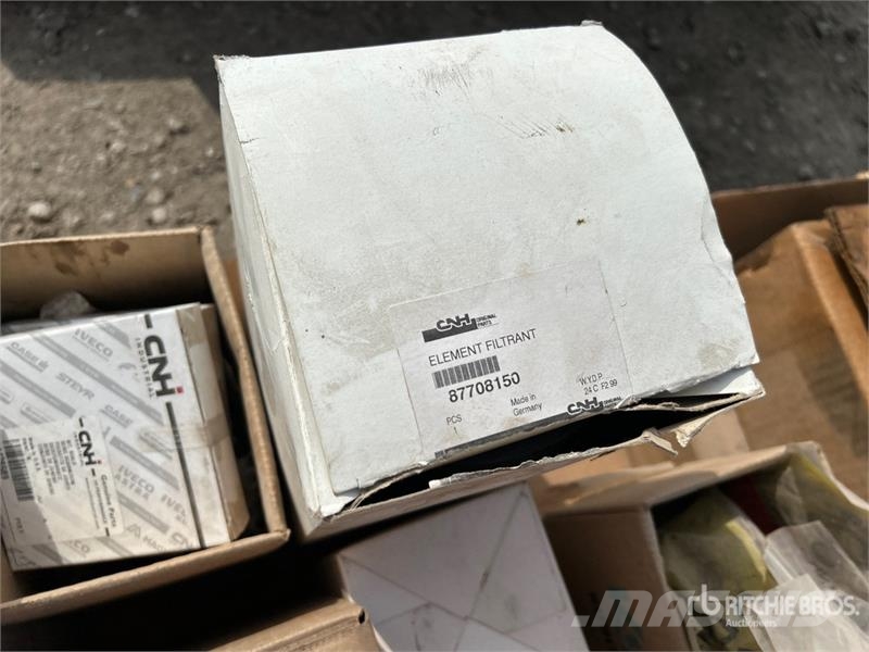  Quantity of Assorted Parts Drugi deli