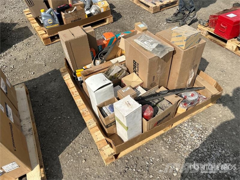  Quantity of Assorted Parts Drugi deli