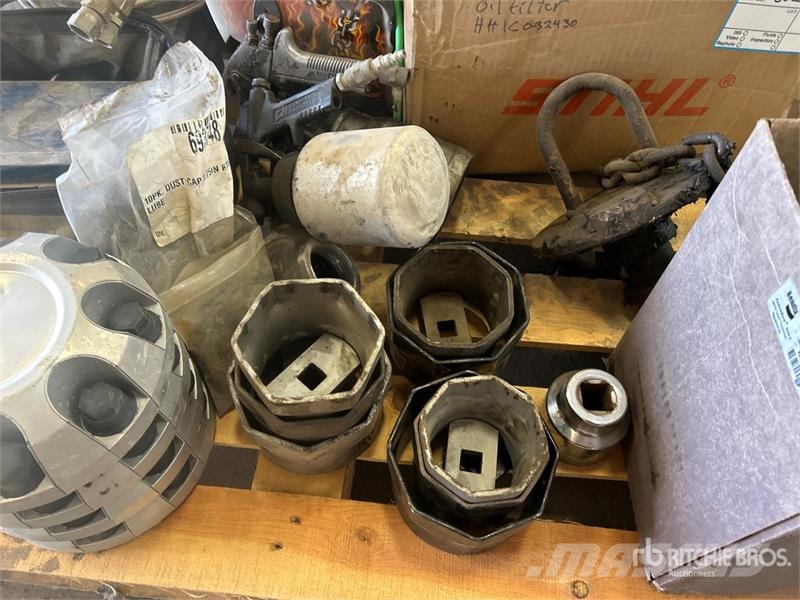 Quantity of Assorted Sockets, Drill Bits, Power To Inne akcesoria