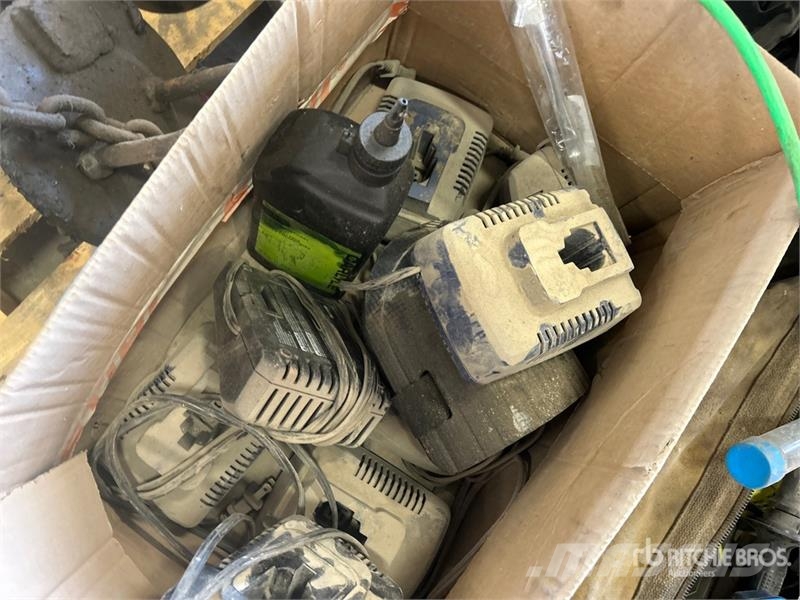 Quantity of Assorted Sockets, Drill Bits, Power To Inne akcesoria