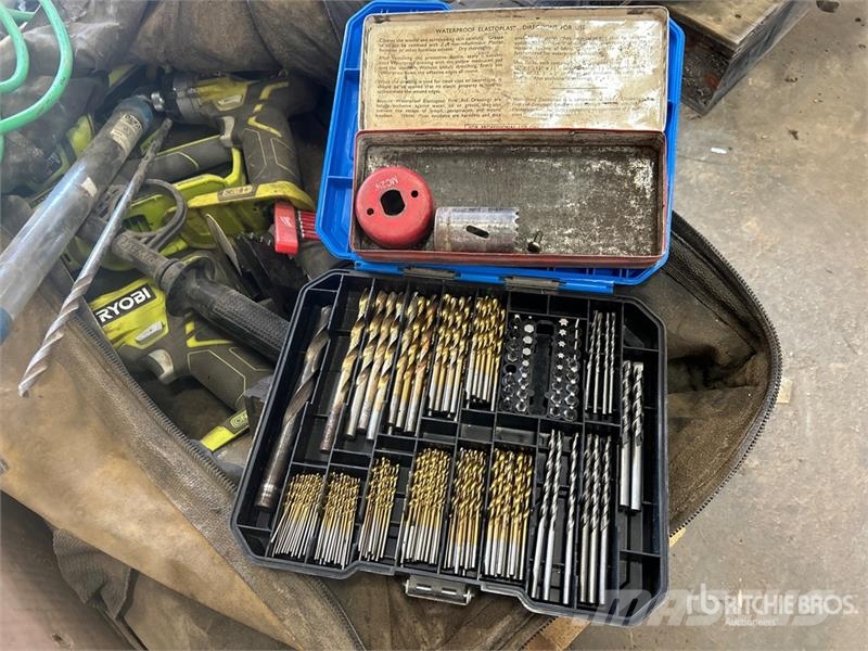 Quantity of Assorted Sockets, Drill Bits, Power To Inne akcesoria