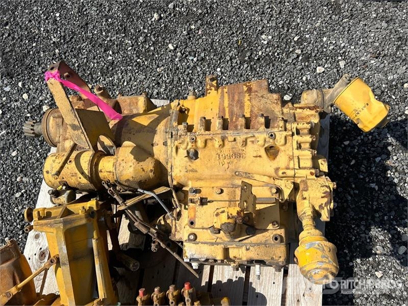Quantity of Assorted Truck Engine Parts Transportes - Outros