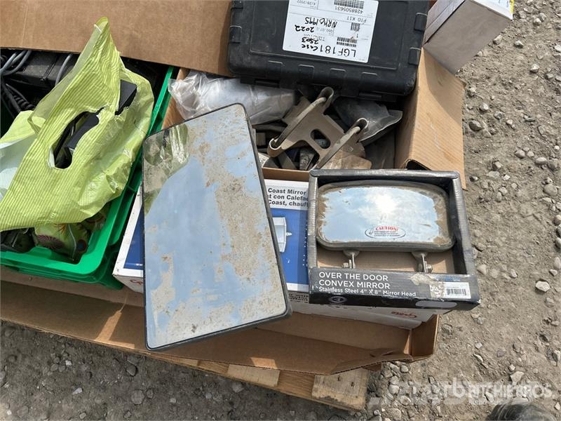 Quantity of Assorted Truck Parts/Accessories Transportes - Outros