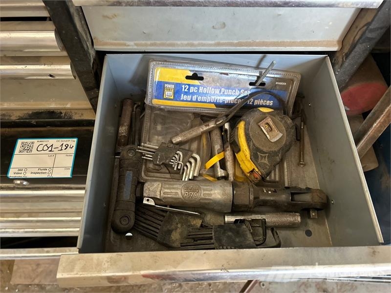 Quantity of Assorted Tools in Tool Box Ďalšie komponenty