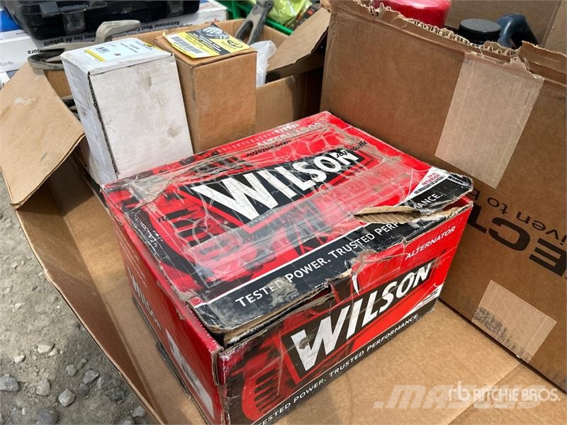 Quantity of Assorted Truck Parts/Accessories Transportes - Outros
