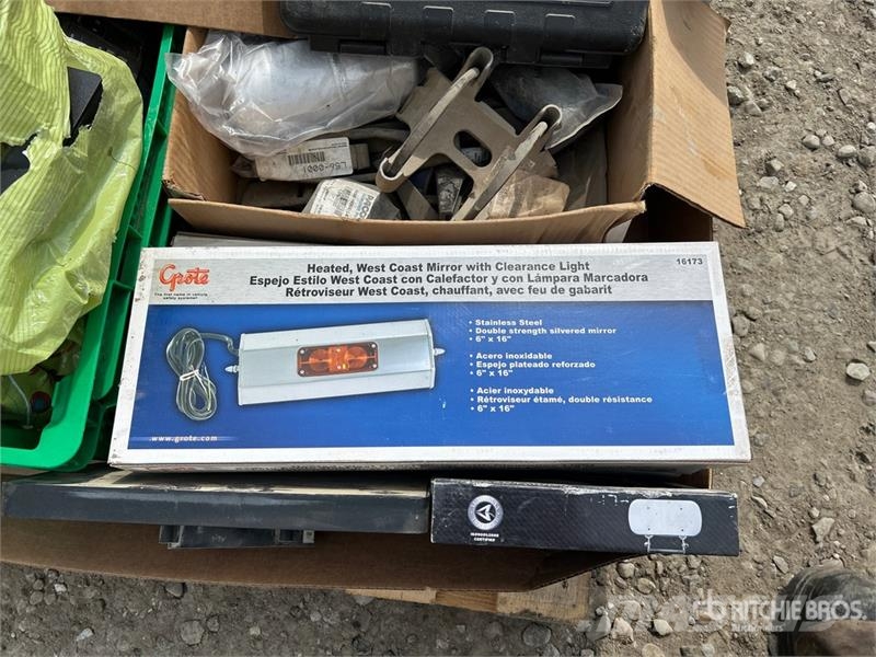 Quantity of Assorted Truck Parts/Accessories Transportes - Outros