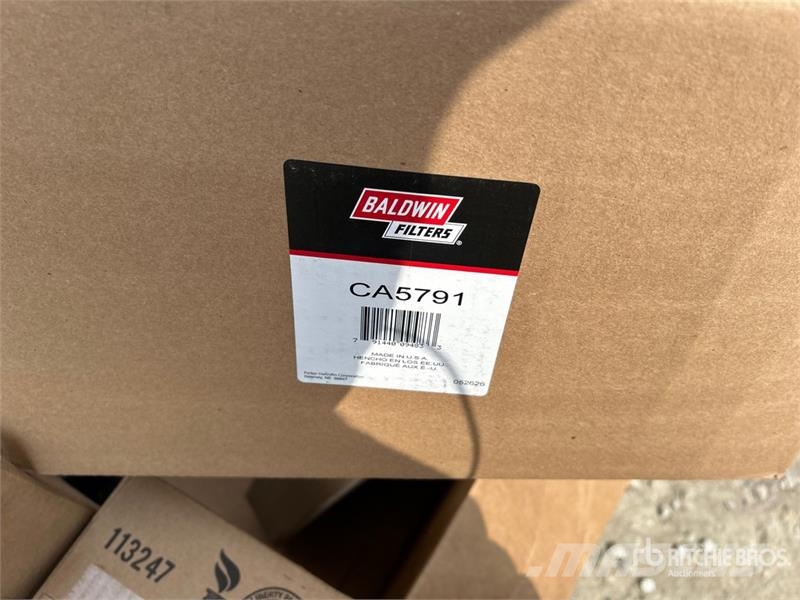 Quantity of Assorted Truck Parts/Accessories Transportes - Outros