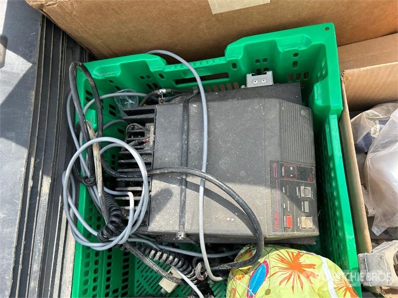 Quantity of Assorted Truck Parts/Accessories Transportes - Outros