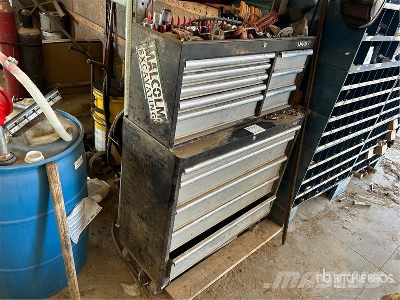 Quantity of Assorted Tools in Tool Box Ďalšie komponenty