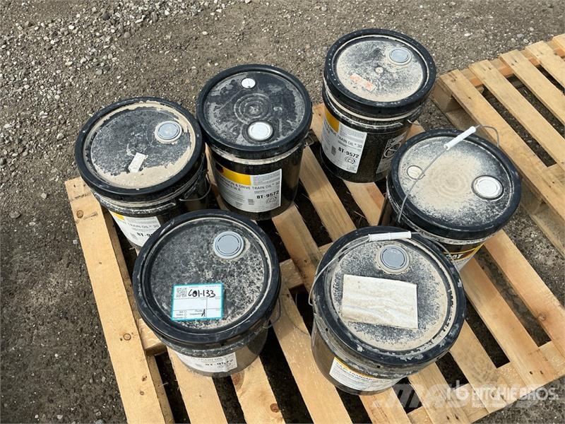 Quantity of Cat Transmission and Drivetrain Oil Inne akcesoria