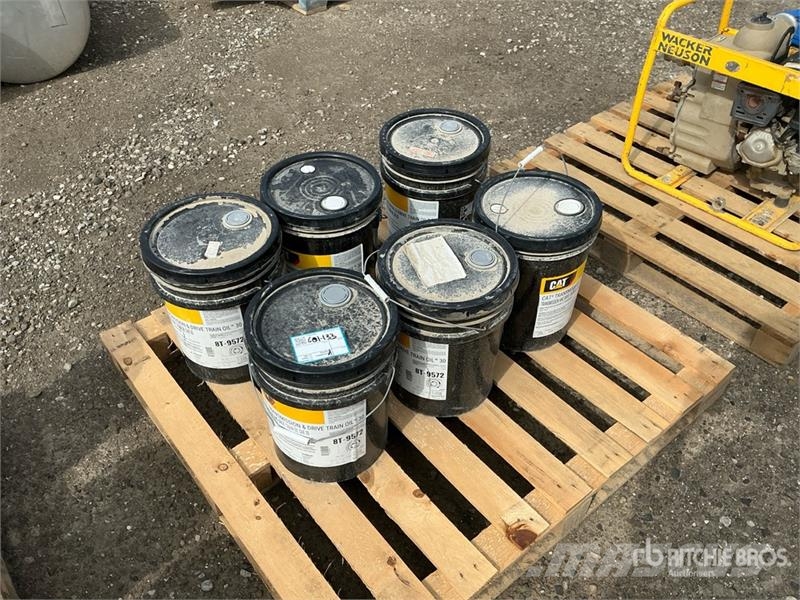 Quantity of Cat Transmission and Drivetrain Oil Inne akcesoria