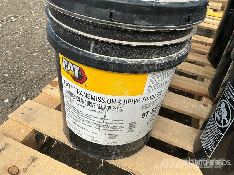 Quantity of Cat Transmission and Drivetrain Oil Inne akcesoria