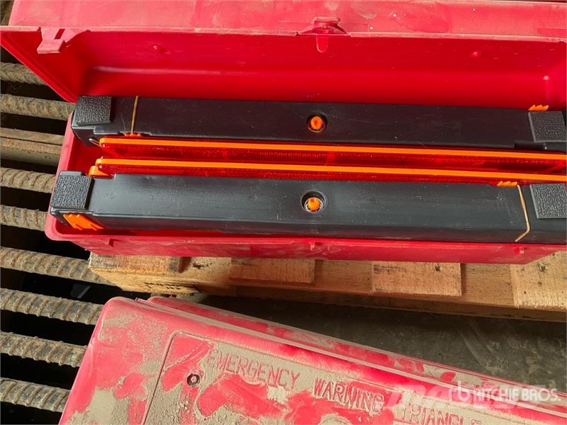Quantity of Chainsaws, Of Emergency Warning Trian Drugi deli