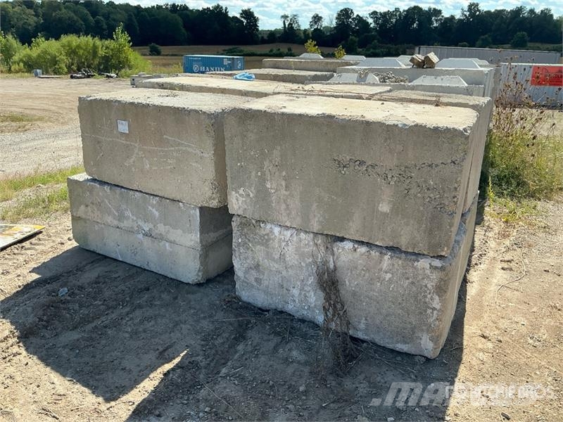 Quantity of Concrete Blocks Seilwinden, Bauaufzüge und Lastenaufzüge