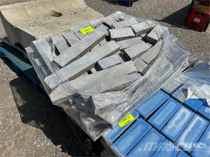 Quantity of Concrete Block and Stones Utovorne dizalice, vitla i liftovi za materijal