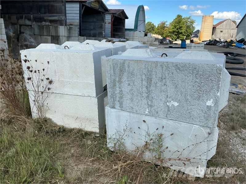 Quantity of Concrete Blocks Seilwinden, Bauaufzüge und Lastenaufzüge