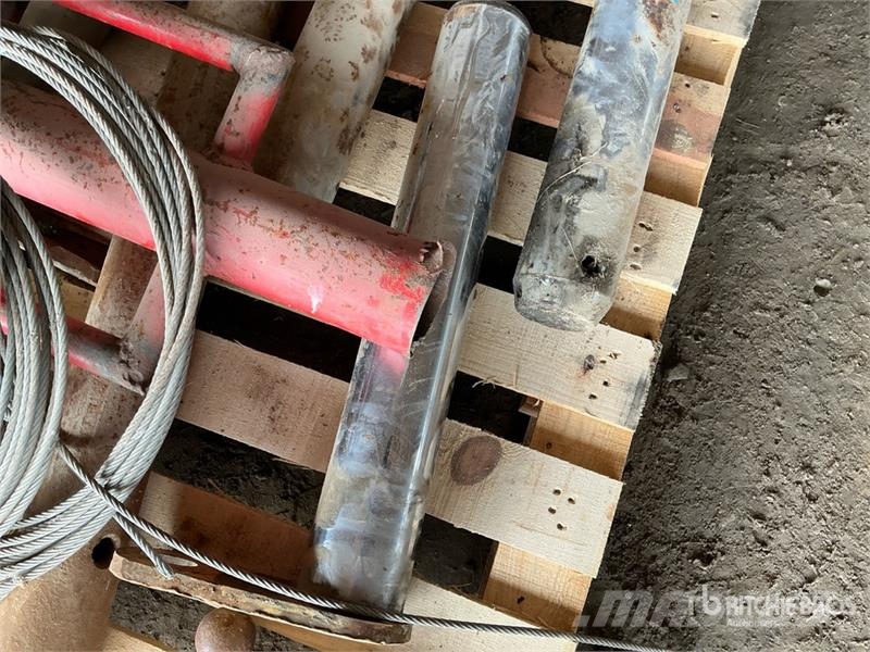 Quantity of Cylinder Metal Bars Other components