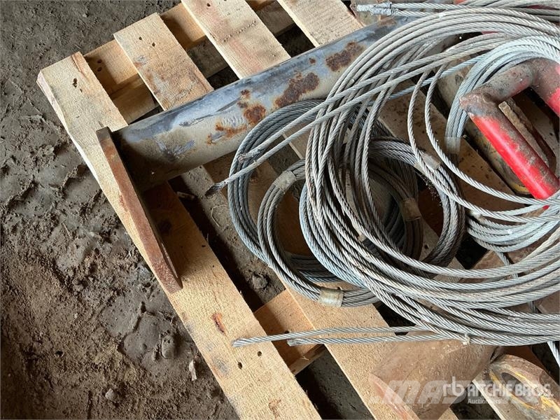 Quantity of Cylinder Metal Bars Other components