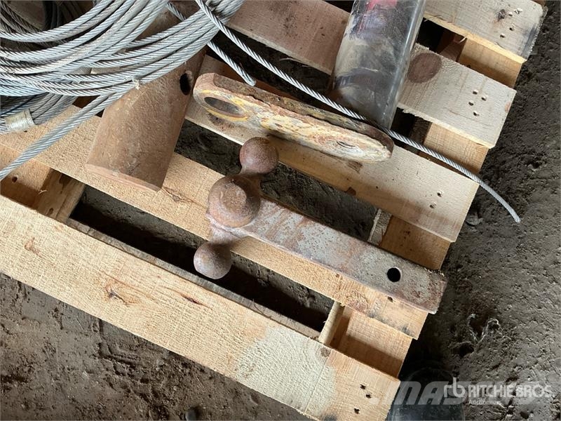 Quantity of Cylinder Metal Bars Other components