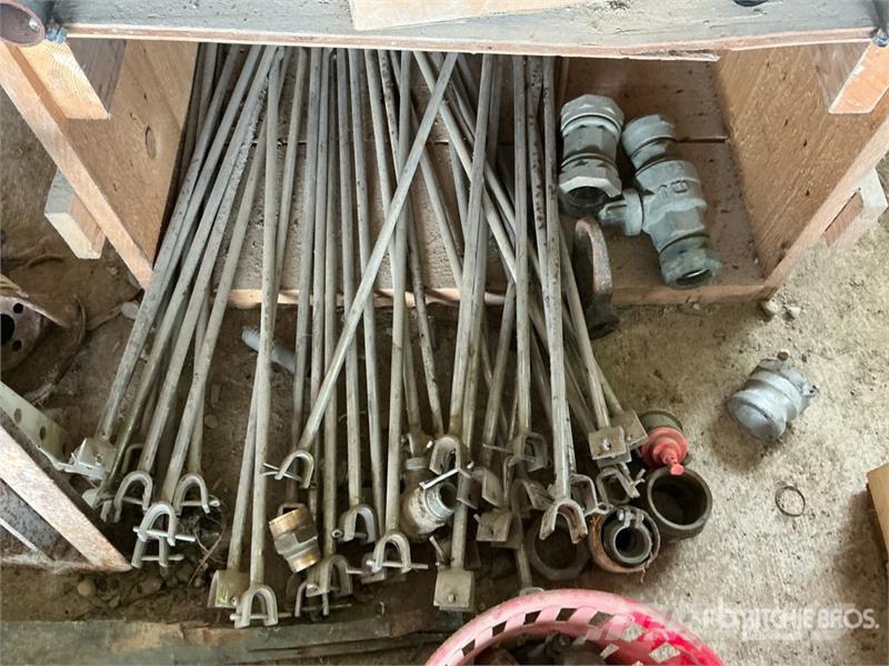 Quantity of Golf Clubs and Miscellaneous Drugi deli