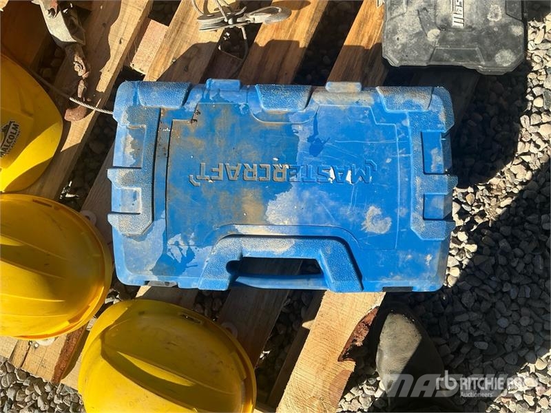 Quantity of Hard Hats Other components
