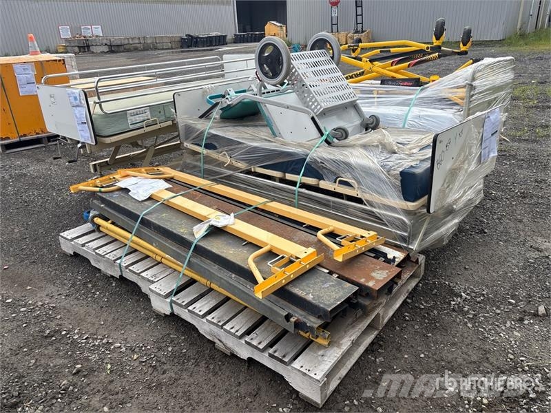 Quantity of Hospital Bed Tipper trucks