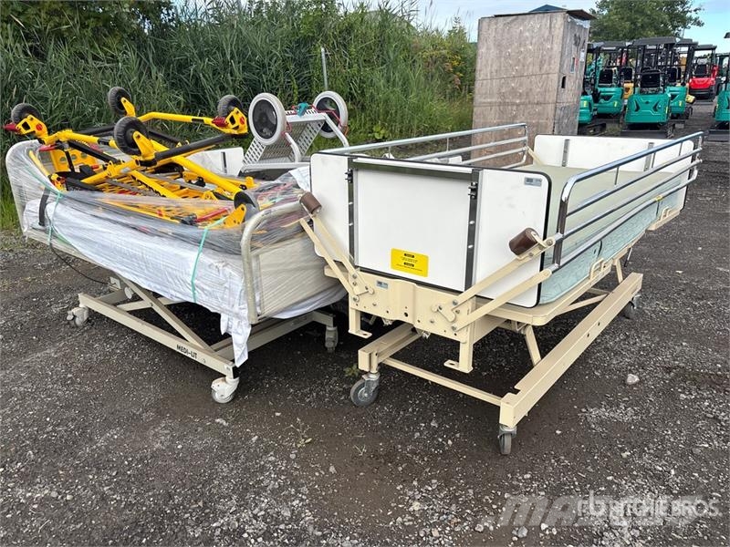 Quantity of Hospital Bed Tipper trucks