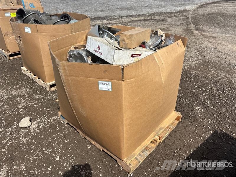  Quantity of Hub Caps Drugi deli