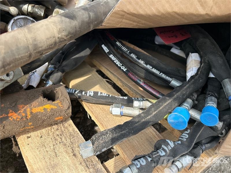  Quantity of Hydraulic Hoses, Cylinders, Fittings Drugi deli