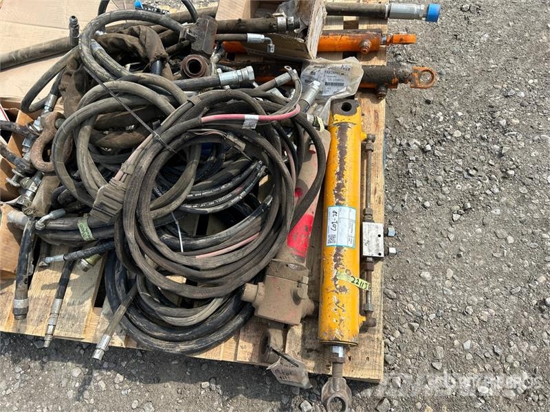  Quantity of Hydraulic Hoses, Cylinders, Fittings Drugi deli