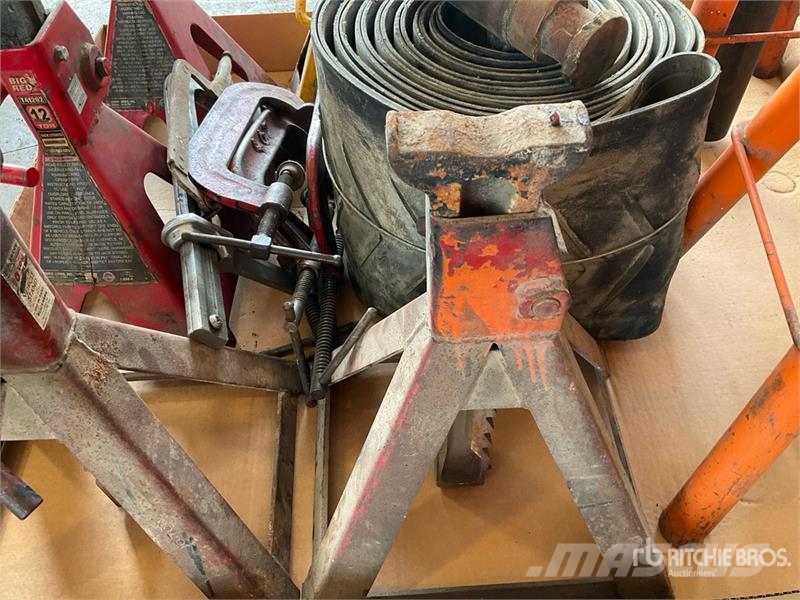 Quantity of Jack stands Other components