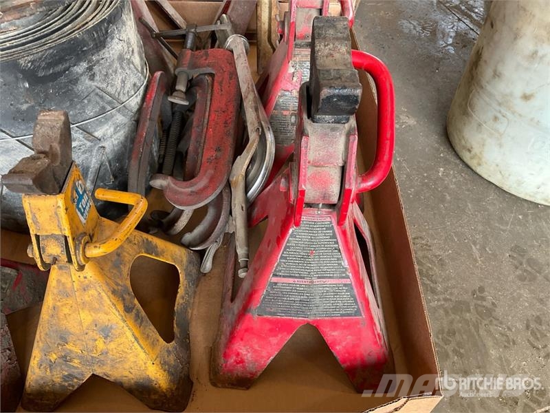 Quantity of Jack stands Other components