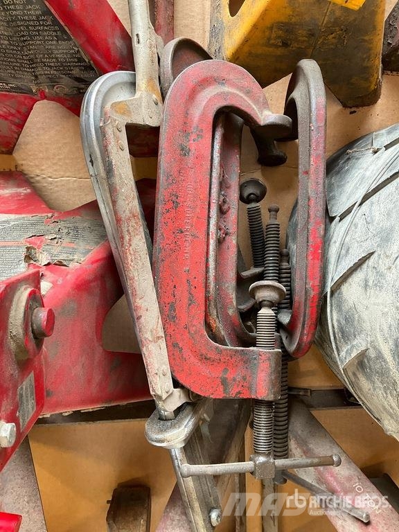 Quantity of Jack stands Other components