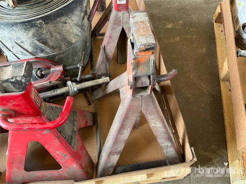 Quantity of Jack stands Other components