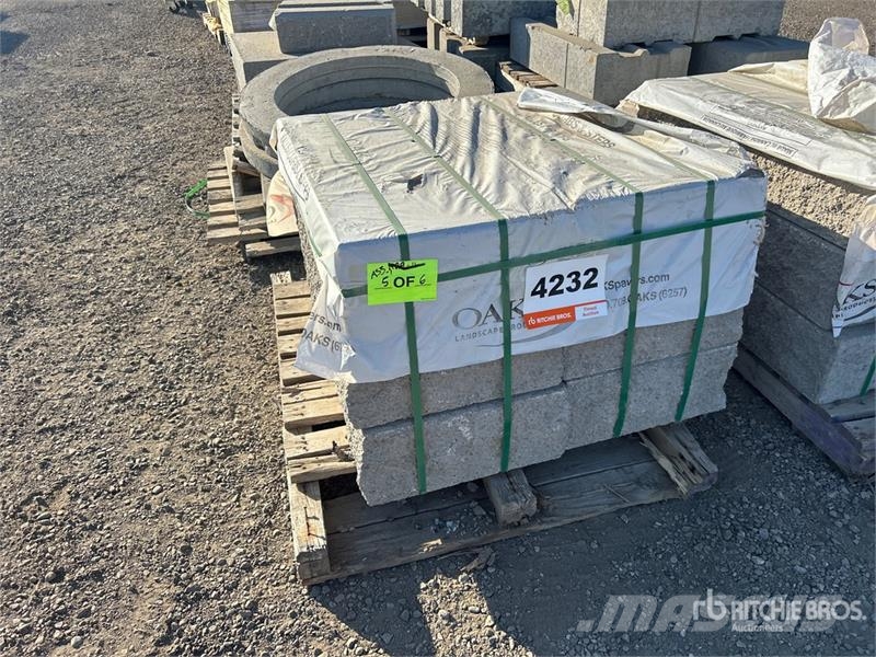 Quantity of Landscaping Slabs ماكينات زراعية - غير ذلك