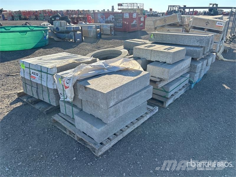 Quantity of Landscaping Slabs ماكينات زراعية - غير ذلك