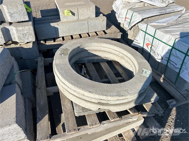Quantity of Landscaping Slabs ماكينات زراعية - غير ذلك