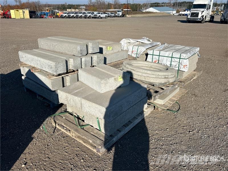Quantity of Landscaping Slabs ماكينات زراعية - غير ذلك