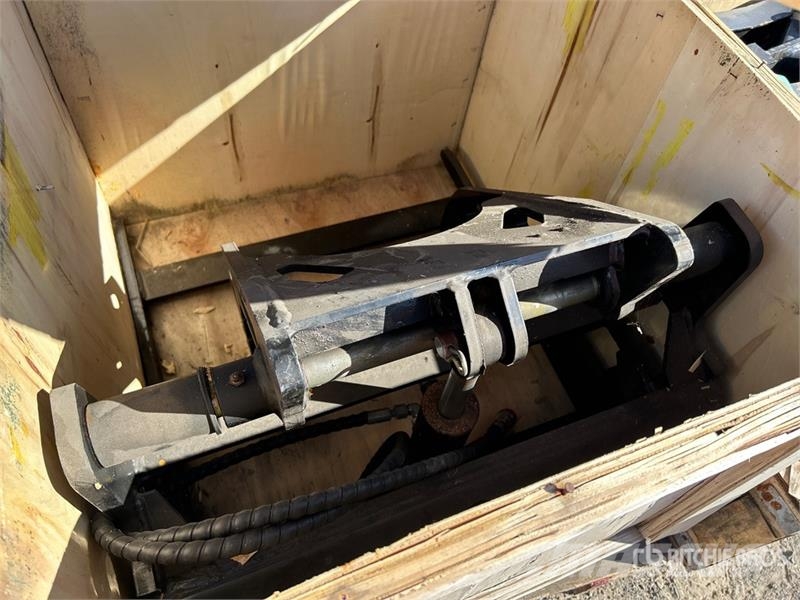 Quantity of Machpro Excavator AT1 Excavator Attac Drugi deli