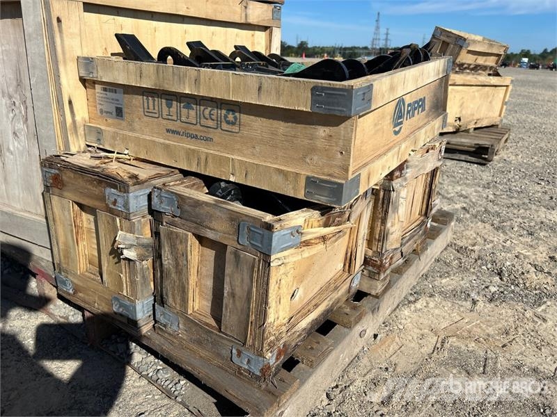 Quantity of Machpro Excavator AT1 Excavator Attac Drugi deli