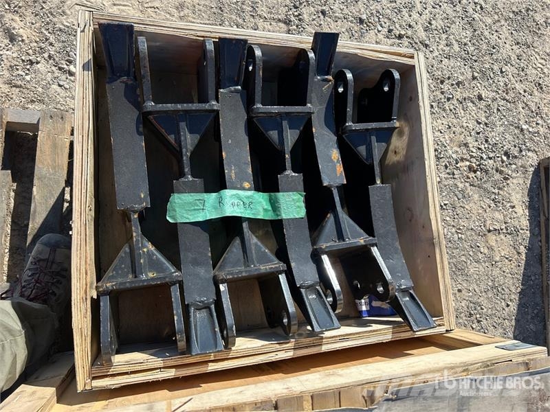 Quantity of Machpro Excavator AT1 Excavator Attac Drugi deli