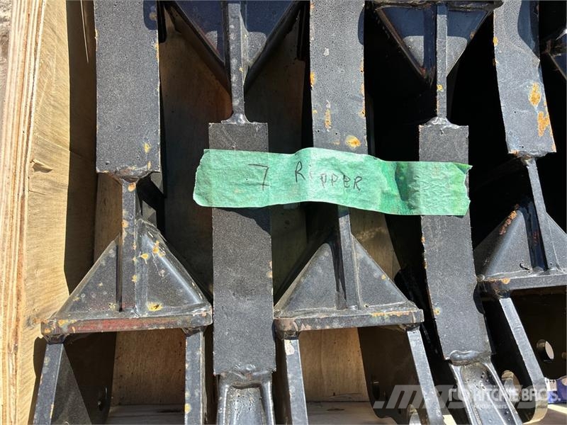 Quantity of Machpro Excavator AT1 Excavator Attac Drugi deli