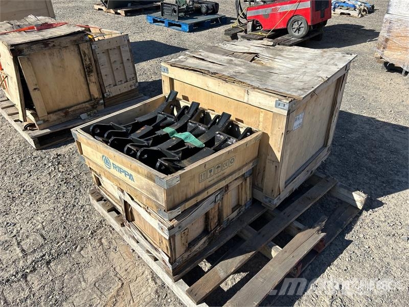 Quantity of Machpro Excavator AT1 Excavator Attac Drugi deli