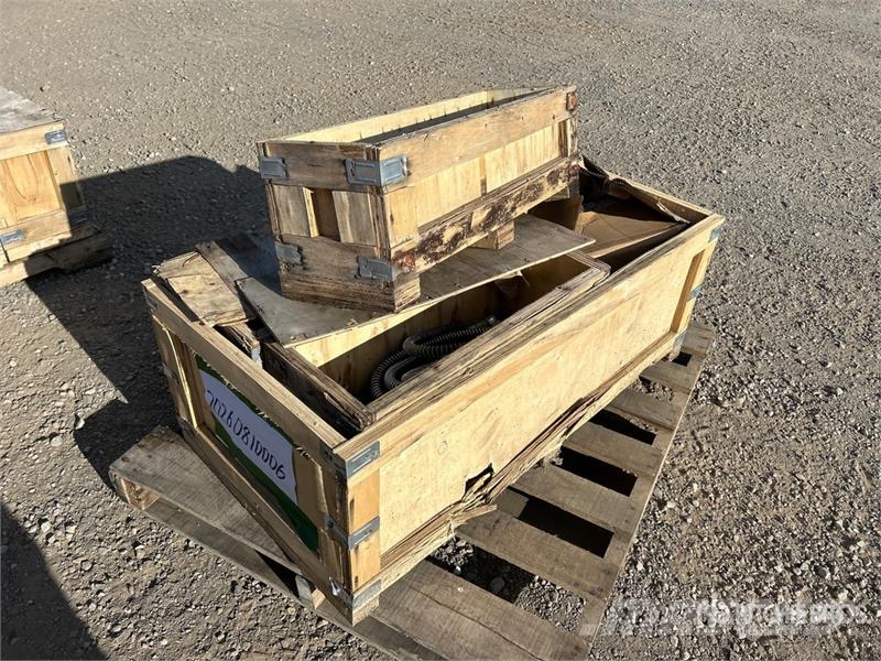  Quantity of  Machpro Mechanical Thumbs Hydraulic E Godet