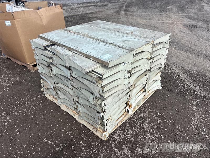 Quantity of Metal Shelving Drugi deli