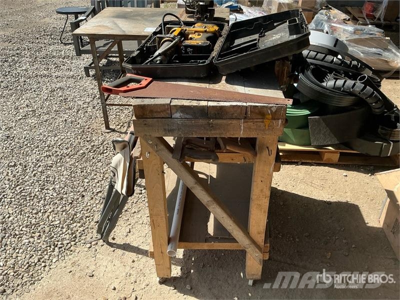 Quantity of Miscellaneous Woodworking Tools Ďalšie komponenty
