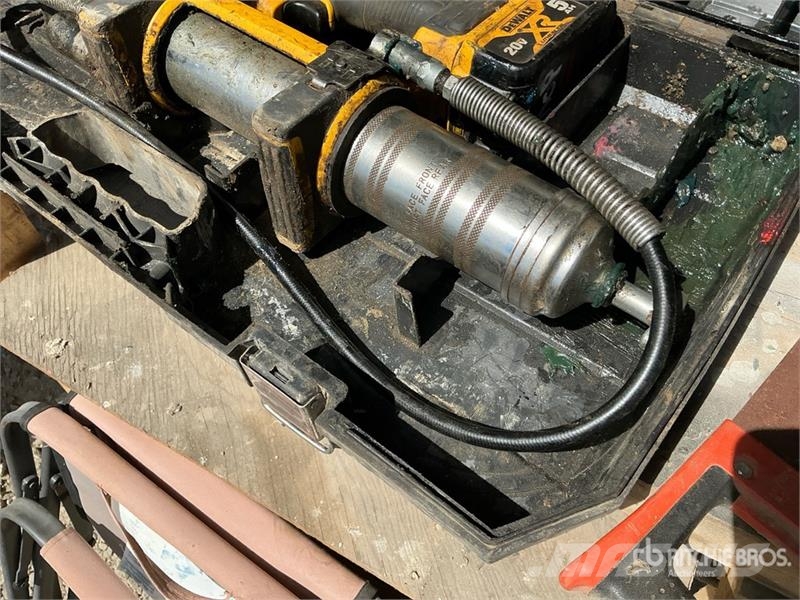 Quantity of Miscellaneous Woodworking Tools Ďalšie komponenty